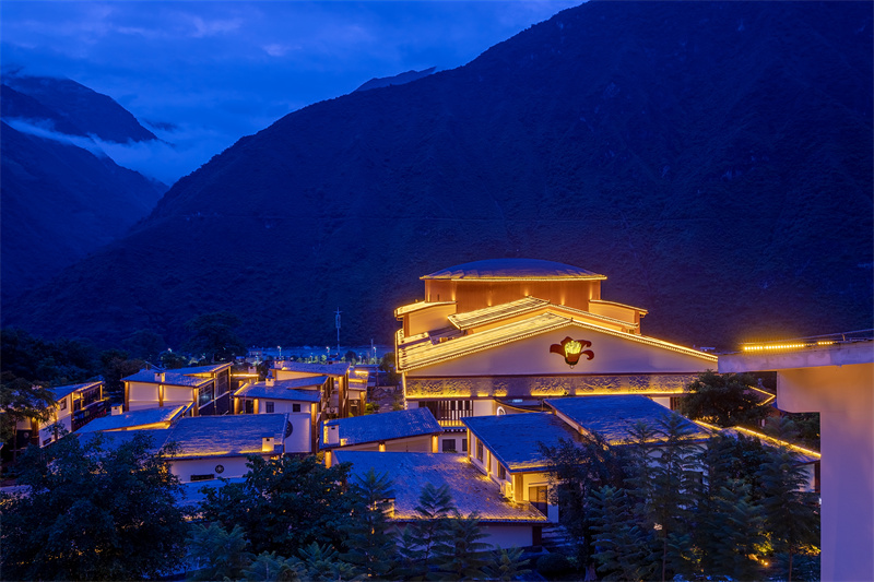 怒江百花山居酒店 怒江百花山居酒店