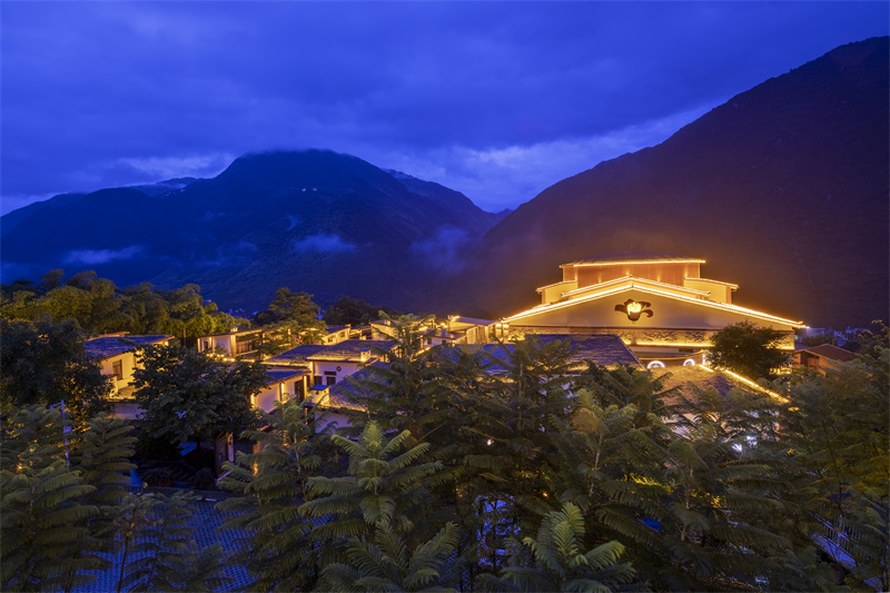 怒江百花山居酒店 怒江百花山居酒店