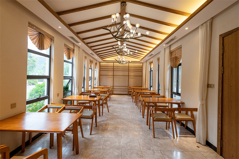 怒江百花山居酒店 怒江百花山居酒店