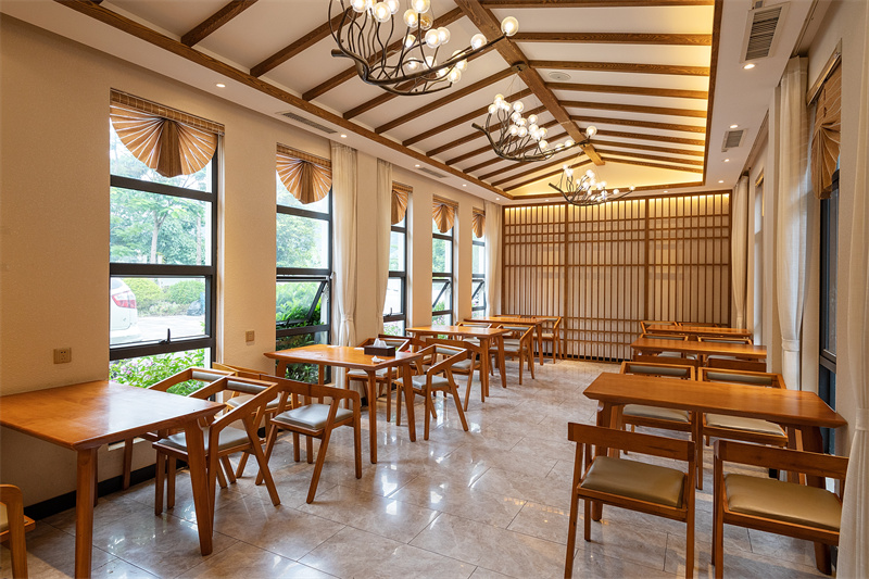 怒江百花山居酒店 怒江百花山居酒店
